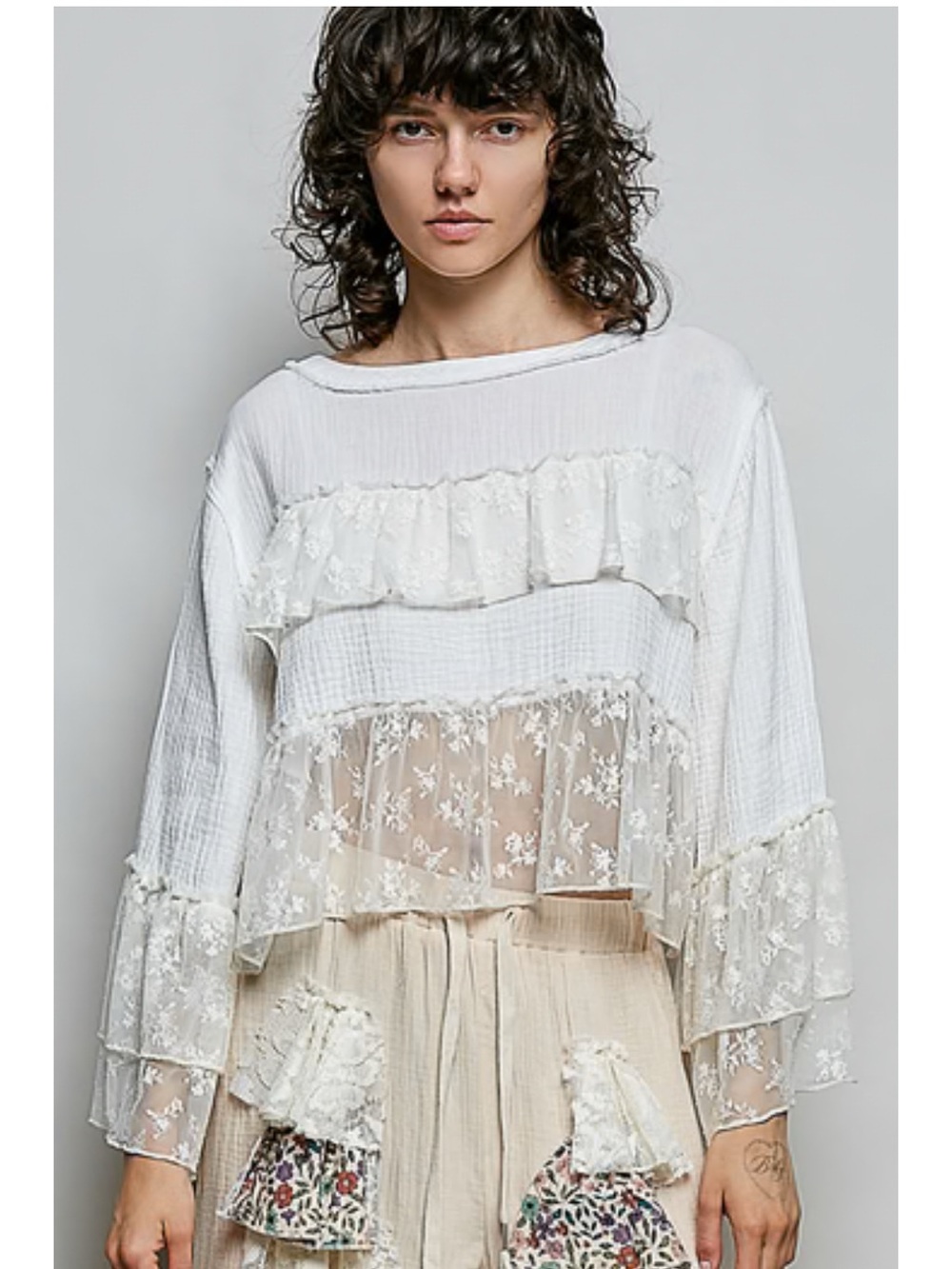 🤍POL ethereal White Ruffle Lace Women's Top in size Large -runs on small side